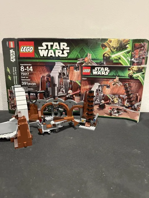 LEGO Star Wars Duel on Geonosis 75017 Full Set, Instructions And Box. No Figs