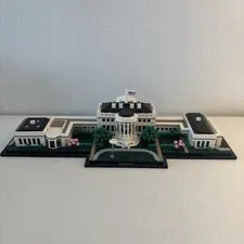 LEGO: The White House (21054) No Instructions (can Be Found Online) Or Box.