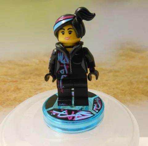 LEGO MOVIE DIMENSIONS MINI FIGURE Wyldstyle tim027 Folded Hood Wild Style 2014