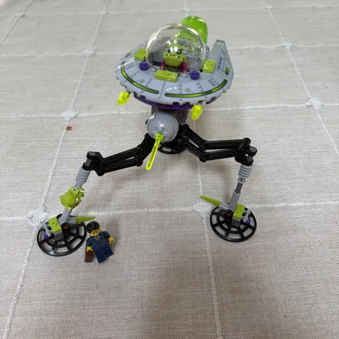 LEGO Space: Tripod Invader (7051)