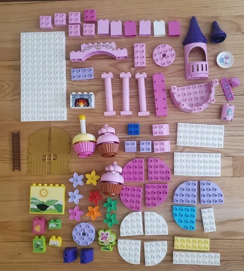 70+ Pieces Lego Duplo Princess Castle 6154 Cupcakes Flowers Parts Bricks Blocks