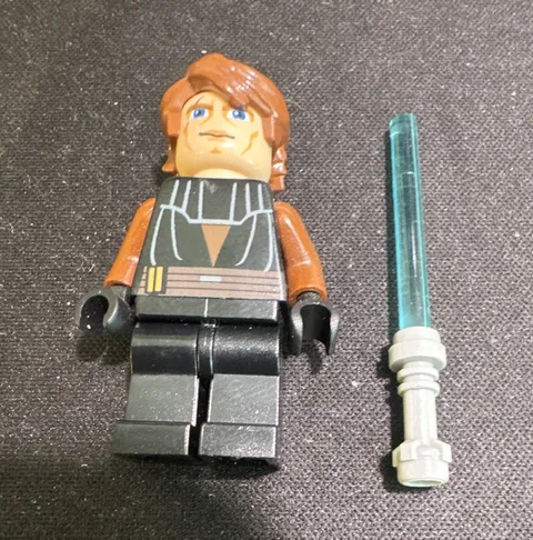 LEGO Star Wars Anakin Skywalker Minifigure w/ Blue Lightsaber