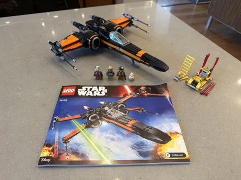 LEGO Star Wars: Poe's X-Wing Fighter (75102) 100% complete