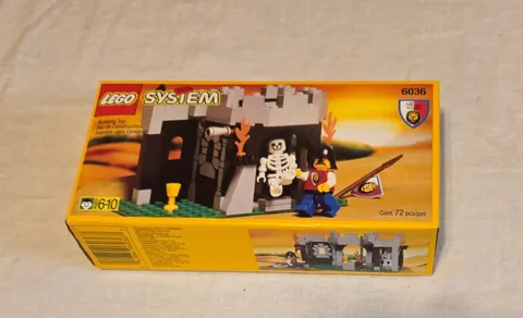 LEGO 6036 ROYAL KNIGHTS: Skeleton Surprise - 100% + box & instructions