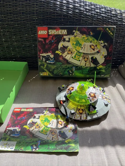 Lego 6975 Alien Avenger - 95% Complete - with Box - w/Instructions - READ