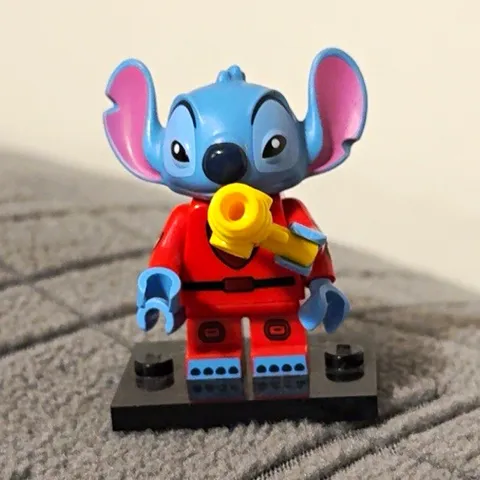 LEGO Stitch Minifigure Disney 100 Stand Limited Edition 71038 Foil Pack