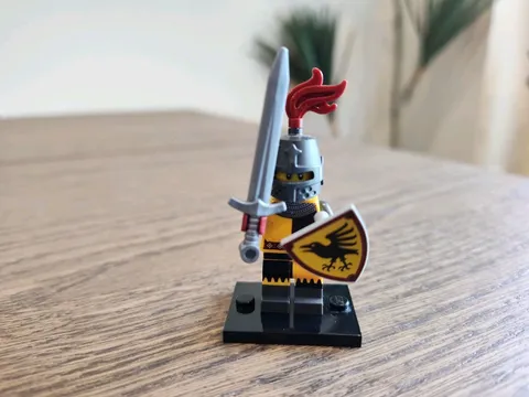 LEGO Tournament Knight Minifigure CMF Series 20 (71027) - complete w/accessories
