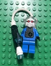 RARE Lego Mr. Freeze bat011c01 Set 7783 Minifigure Complete Batman Super Villain
