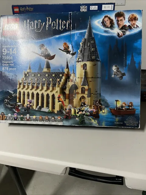 LEGO 75954 Harry Potter Hogwarts Great Hall New, Damaged Box