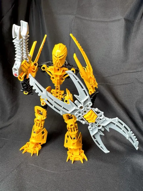 LEGO Bionicle Mata Nui 8989 Glatorian Legends Figure