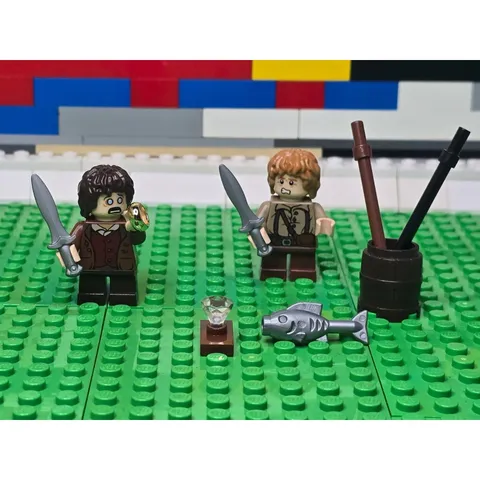 LEGO Lord Of The Rings Frodo Baggins And Sam Wise Gamgee Minifigure Bundle