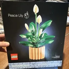 LEGO Botanicals Peace Lily 11504 Building Set 474 Pieces 18+