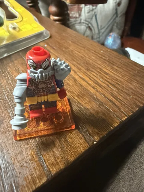 LEGO Minifigures Marvel Spider Verse Series Cyborg Spider Petra Parker 71050