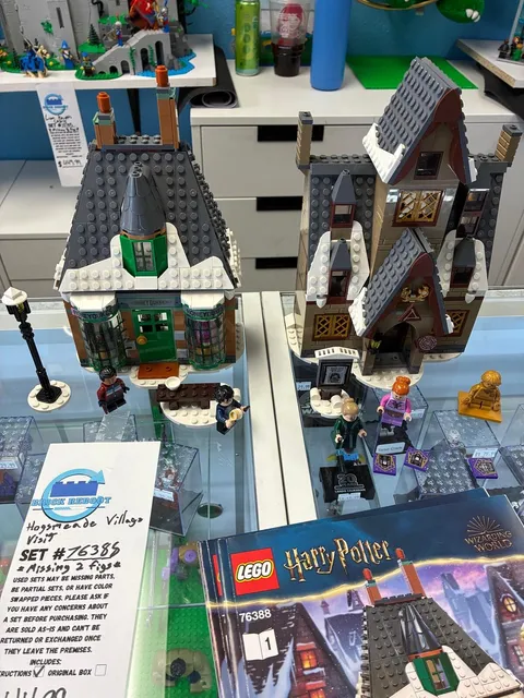 76388 Hogsmeade Village Visit *MISSING 2 FIGS* - Used