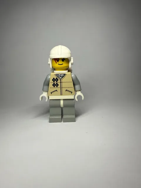 Hoth Rebel SW0108 Minifigure Yellow Head, White Helmet, Star Wars LEGO