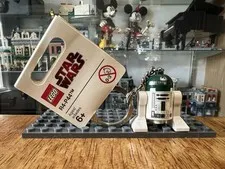 Rare Retired LEGO 852946 Star Wars R4-P44 Minifigure Droid Keychain Key Chain