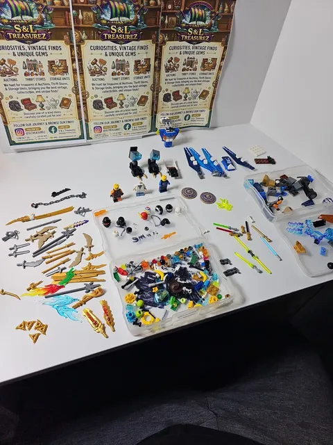 Lego Accessories Lot Star Wars Ect...