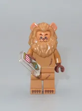 LEGO The Cowardly Lion badge complete Wizard of Oz minifigure movie