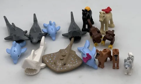 LEGO Animal Lot Sharks Dolphins Stingray Horses Monkeys Dogs Sea Life 17pc