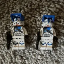 LEGO Star Wars Clone Trooper Minifigure Lot of 2 w/ Blasters
