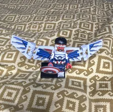LEGO Marvel Studios Falcon/Captain America Minifigure w/ Wings Shield Stand