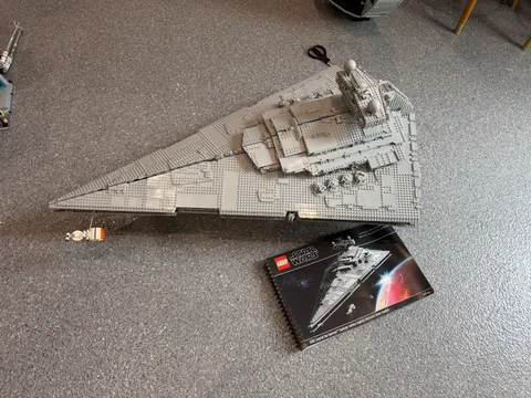 LEGO Star Wars UCS Imperial Star Destroyer 75252 Complete Set w/ Manual