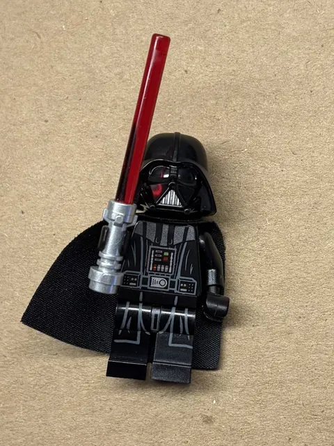 Lego Star Wars Darth Vader Type 2 Helmet, Spongy Cape Minifigure sw0636b (75251)