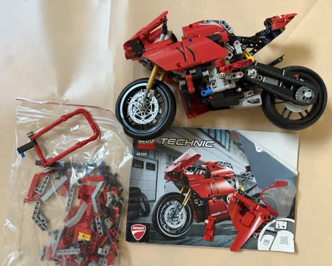 LEGO Technic 42107 Ducati Panigale V4 R Motorcycle w/ Manual Parts Unverified