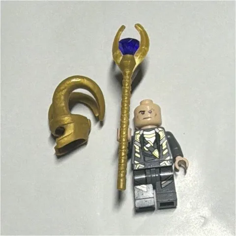 LEGO Avengers Loki Minifigure w Gold Horned Helmet & Gold Staff Accessory sh0033
