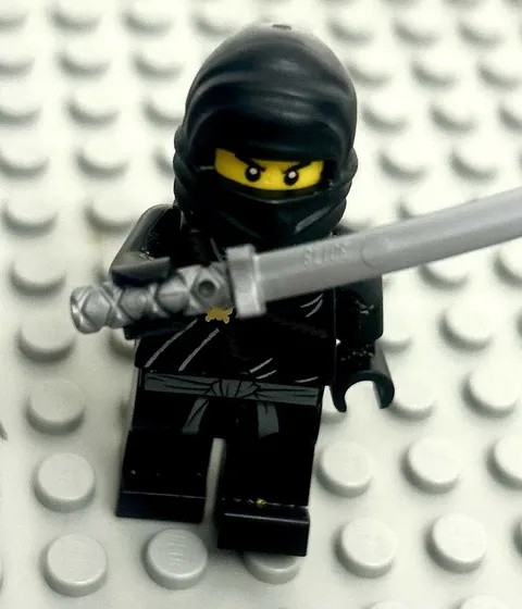 LEGO Ninjago Cole Minifigure NJO006 Golden Weapons 2011 Genuine Ninja