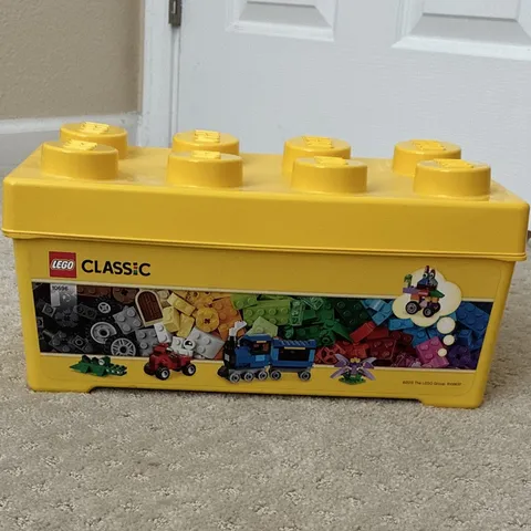 LEGO Classic Yellow Stackable Storage Container w/ Lid, 1 Compartment, 10696