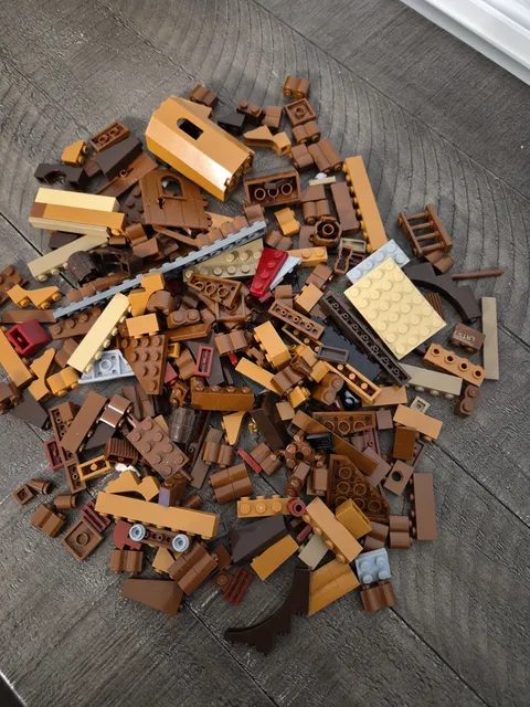 9.5 oz Mixed Lot of Lego Bricks & Pieces Brown Shades Of Brown/Gray/Tan