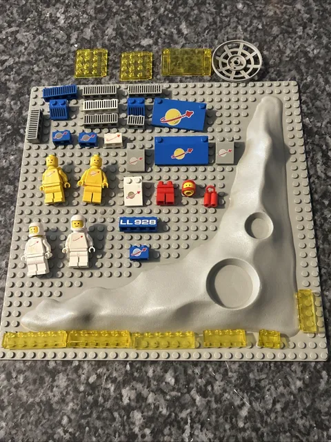 Vintage 1980s LEGO Classic Space Lot W Minifigs,Bricks Yellow Glass Moon Plate!