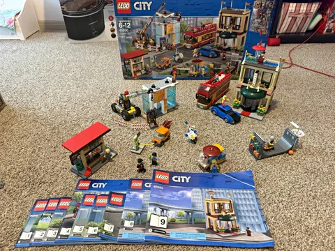 LEGO City 60200 Capital City Town 100%  Complete w/ Box & Instructions
