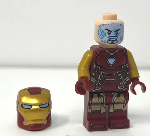 LEGO AVENGERS IRON MAN MARK 85 ARMOR MINIFIGURE