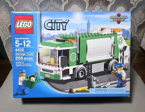2012 LEGO CITY 4432 Garbage Truck Building Kit - Brand New Sealed - Retired