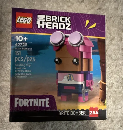 LEGO BrickHeadz Fortnite Brite Bomber 40728 Complete Set 151 pcs