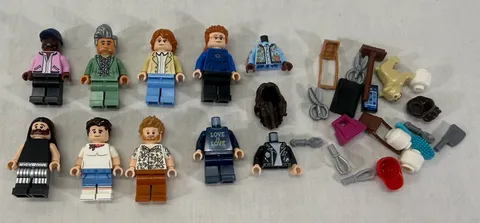 LEGO 10291 QUEER EYE FAB 5 COMPLETE MINIFIGURE Lot - w/ Accessories