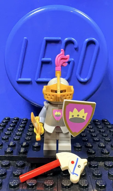 LEGO Minifigure Series Col23-11 Knight of the Yellow Castle 71034 w/Booklet NEW