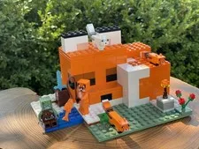 Lego 21178 Minecraft The Fox Lodge 100% Complete with Manual Pre-owned