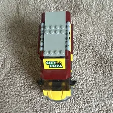 LEGO CITY Great Vehicles: Pizza Van w/ Chef Minifigure (60150) 249 pcs