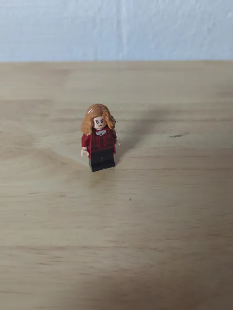 LEGO Marvel the Scarlet Witch Minifigure