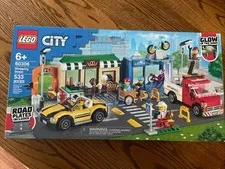 LEGO City Shopping Street 60306 NISB Retired