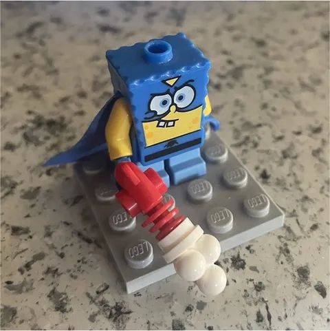 LEGO SpongeBob SquarePants Minifigure Blue Superhero Cape w/ Accessory & Base