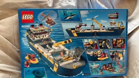 LEGO CITY: Ocean Exploration Ship (60266)