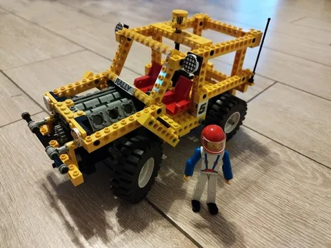 Vintage Lego Technic 8850 Rally Support Truck Complete with Instructions
