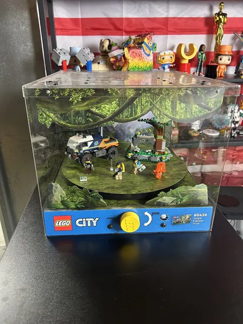 LEGO City 60426 Jungle Explorer Truck Lighted Store Display Case Clear Acrylic