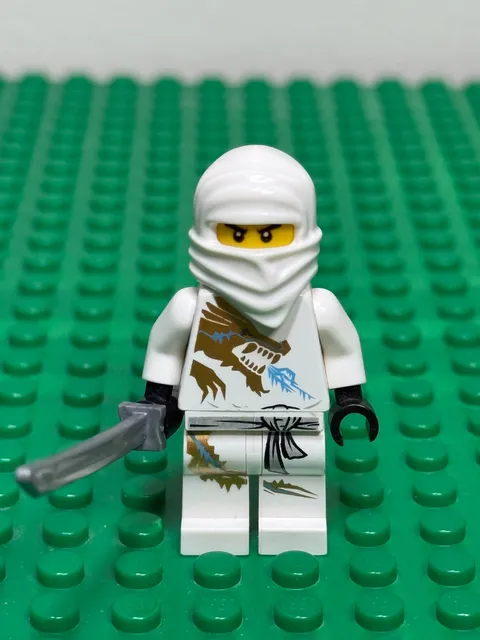 LEGO Ninjago Zane DX Minifigure njo0018 2011 White Dragon Suit w Sword