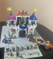 Lego Castle / Knights/ Fantasy Era Construction and Minifigs Mixed Lot
