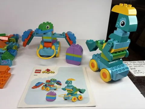 Lego Duplo Dinosaur Set 10451 3 In 1 Dinosaurs On Wheels  Missing One Piece ￼￼